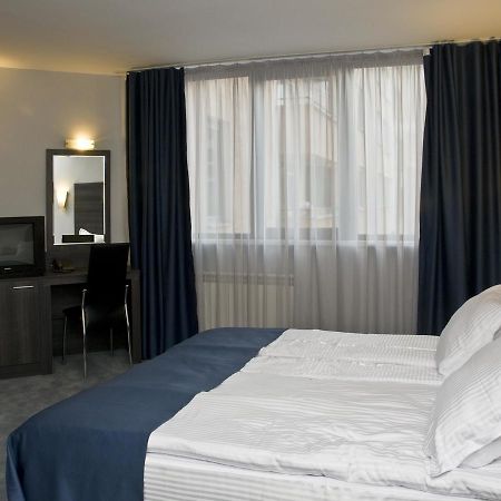 Hotel 4 Zona София Экстерьер фото