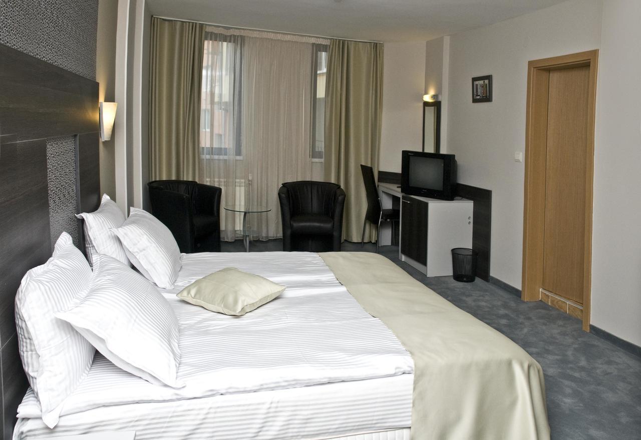 Hotel 4 Zona София Экстерьер фото