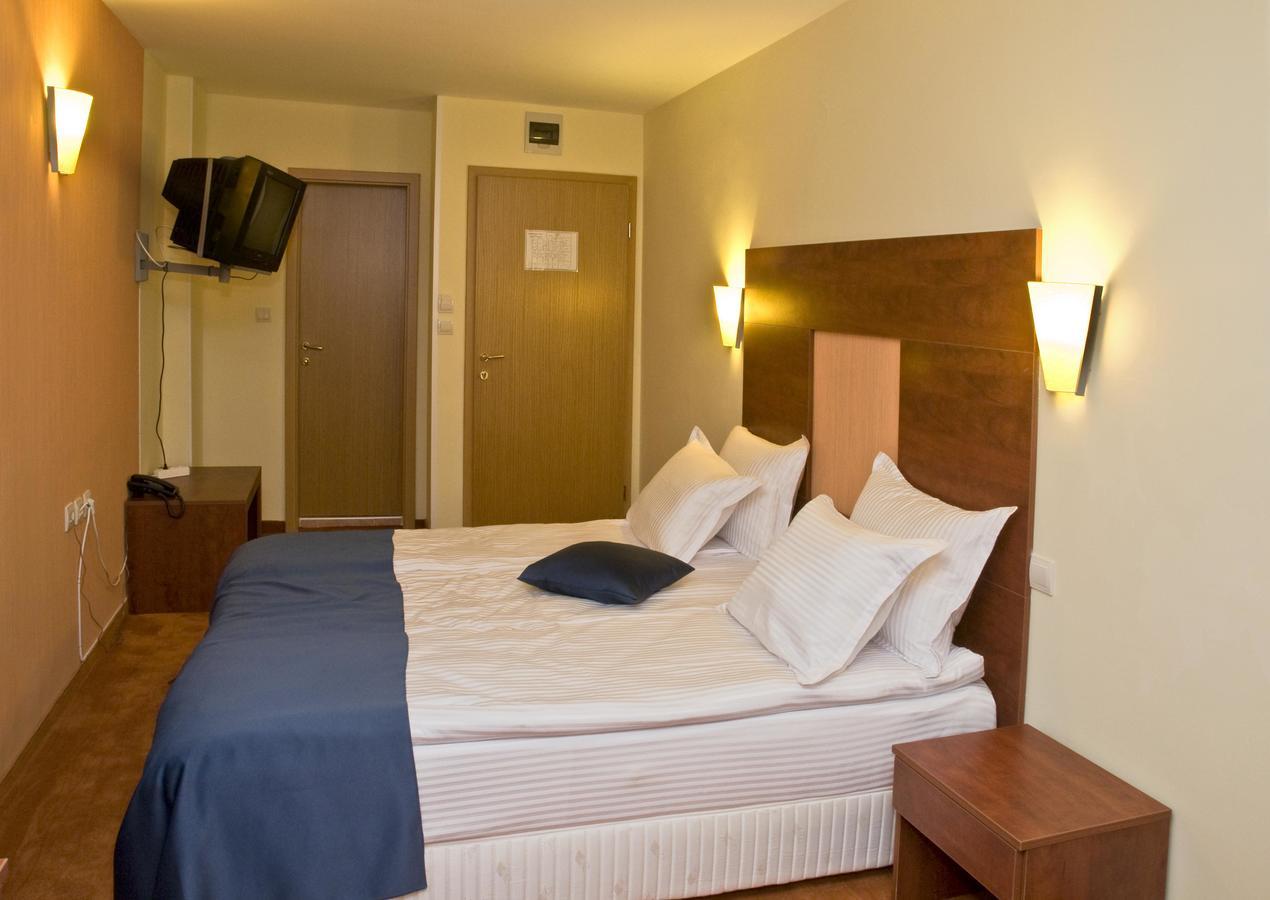 Hotel 4 Zona София Экстерьер фото