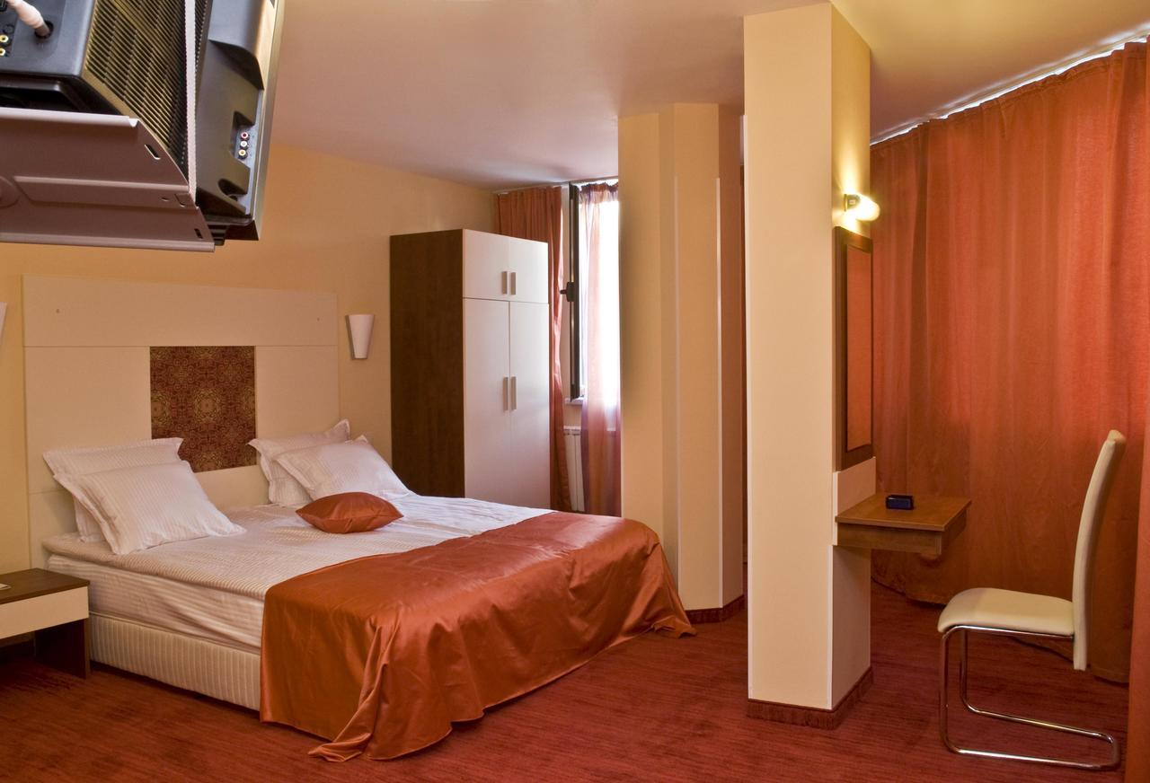 Hotel 4 Zona София Экстерьер фото
