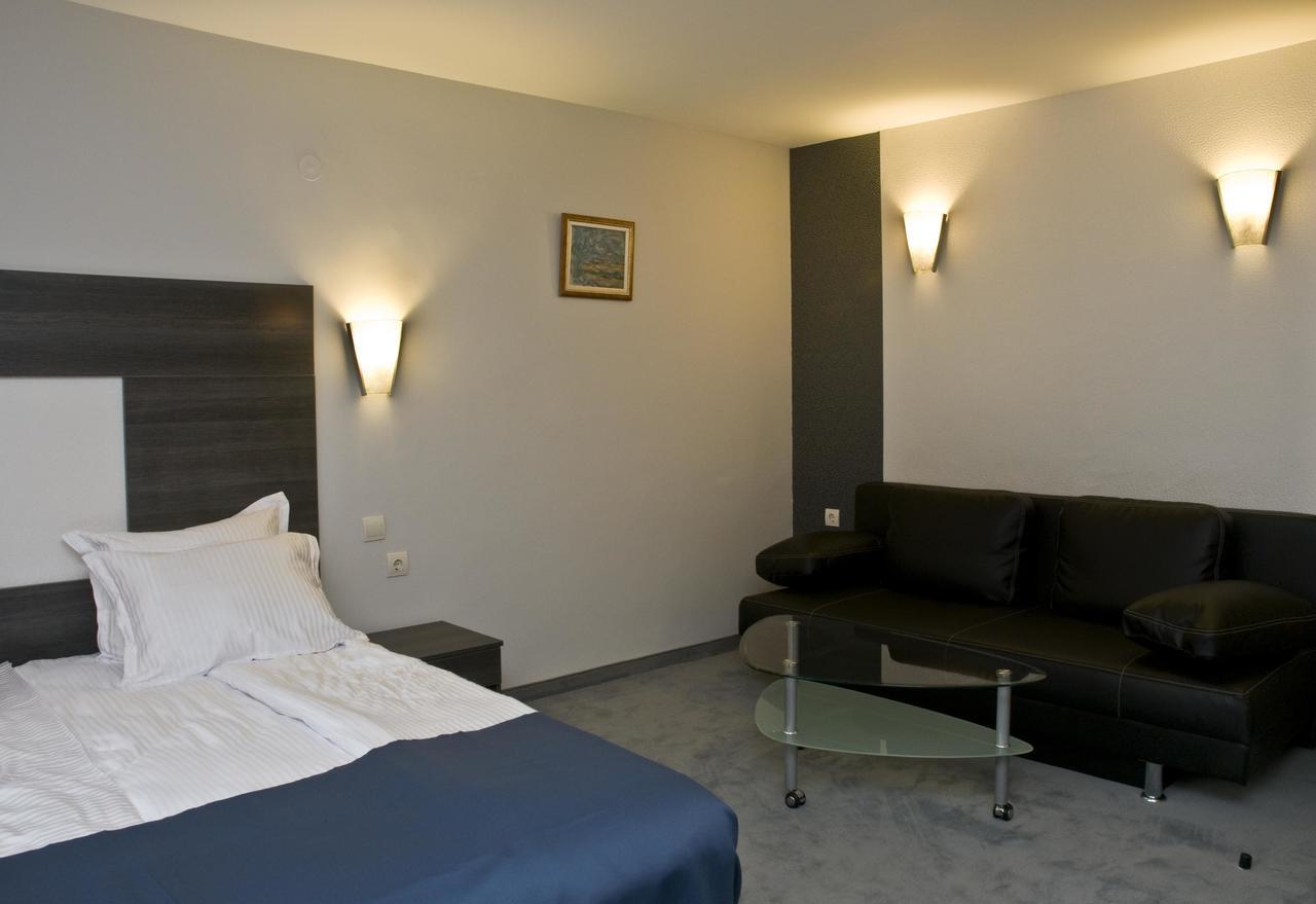 Hotel 4 Zona София Экстерьер фото